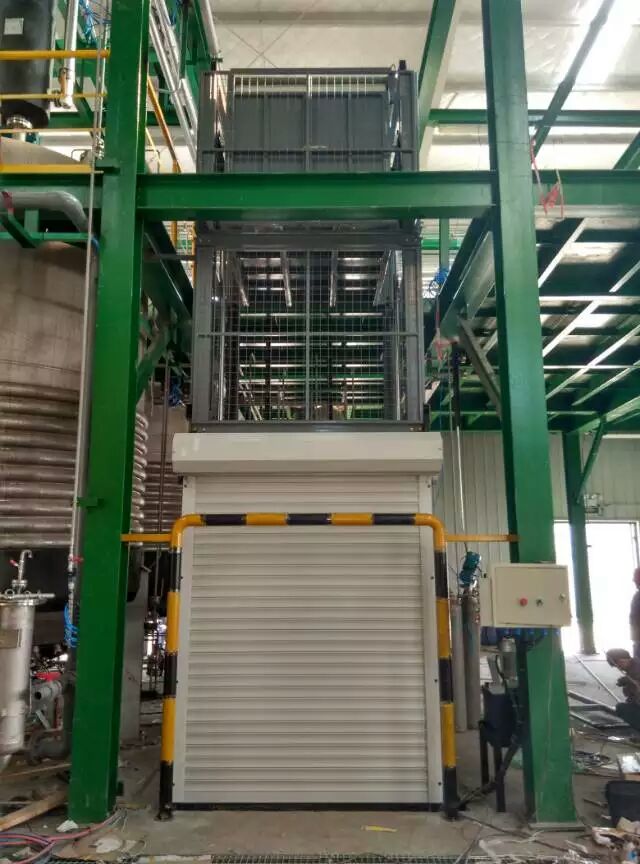 長沙客戶導軌式升降機